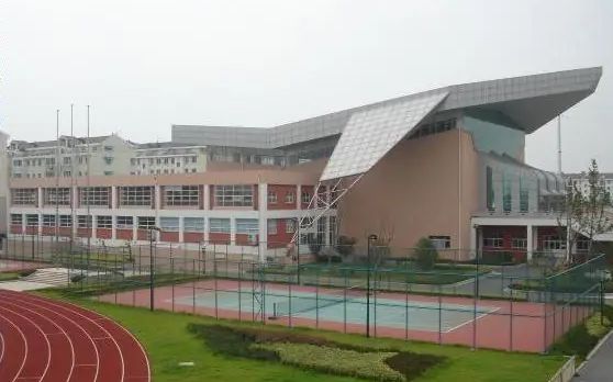 昆山震川高级中学简介概况（建校历史、地址、师资、校训、环境）