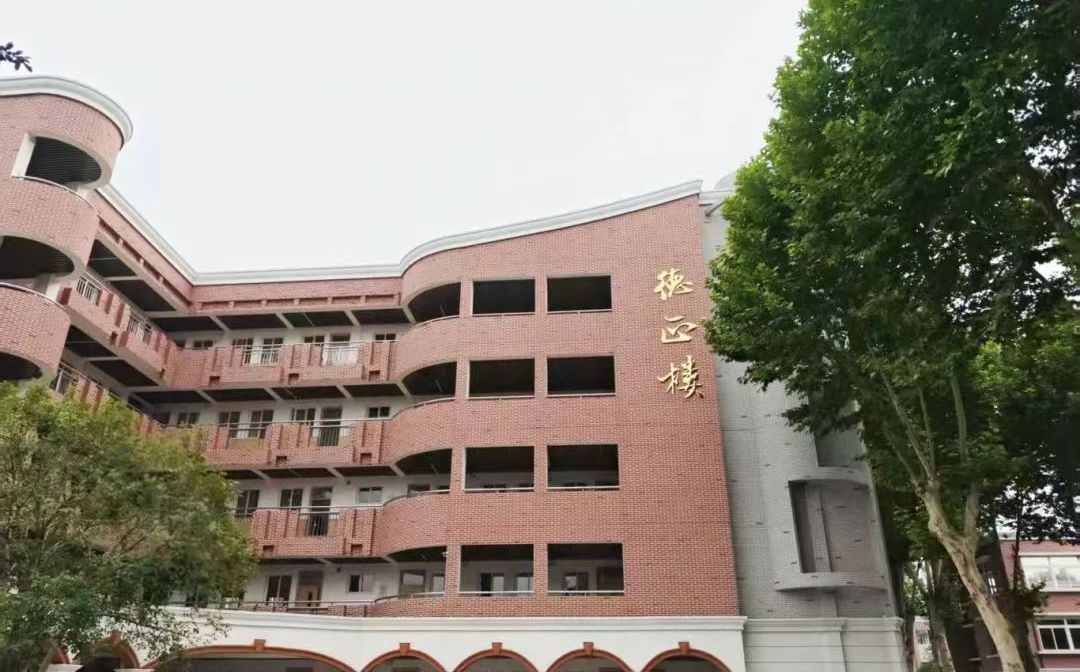 南京市江北新城高级中学简介概况（建校历史、地址、师资、校训、环境）