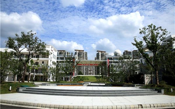 西安交通大学苏州附属中学是公立还是私立 是重点中学吗？