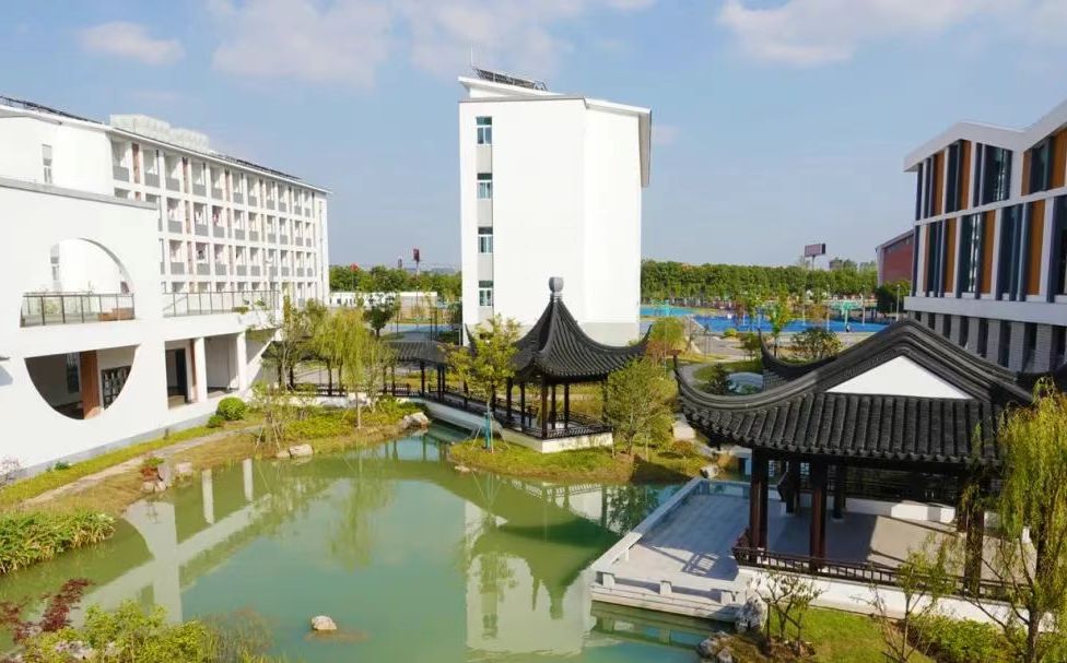 江苏省苏州第十中学校在苏州的排名第几,南外属于什么档次？