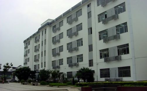 苏州市第三中学简介概况（建校历史、地址、师资、校训、环境）
