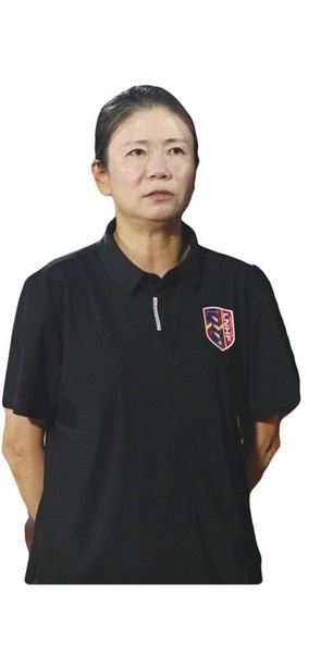 辽宁女足拿下女超联赛半程冠军，主帅马琳：在拼搏中不断进步
