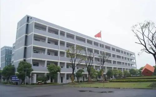 昆山陆家高级中学简介概况（建校历史、地址、师资、校训、环境）