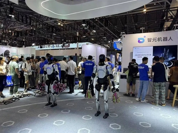 上海WAIC 800展商无一不想成为黄仁勋
