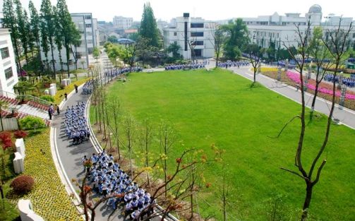 江苏省沙溪高级中学是公立还是私立,是重点中学吗？