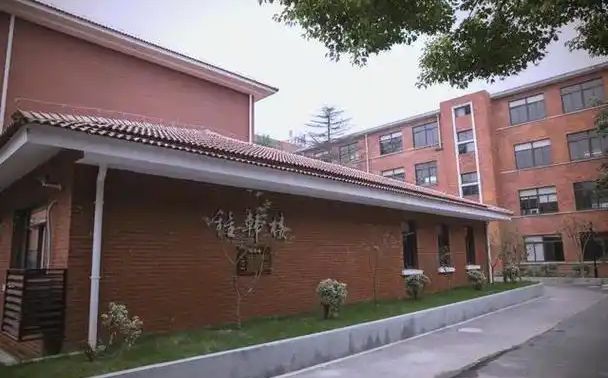 苏州市第四中学地址在哪里 位于哪个区？