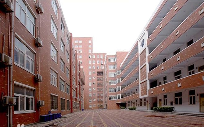 河南省实验中学是公立还是私立,是重点中学吗？