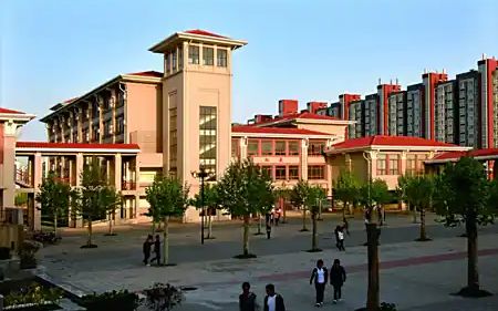 郑州市第七中学简介概况（建校历史、地址、师资、校训、环境）