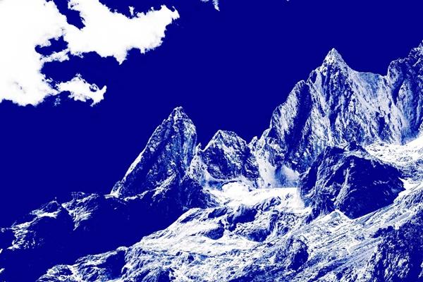 玉龙雪山几月份去最好看？最好玩？几月份有雪？