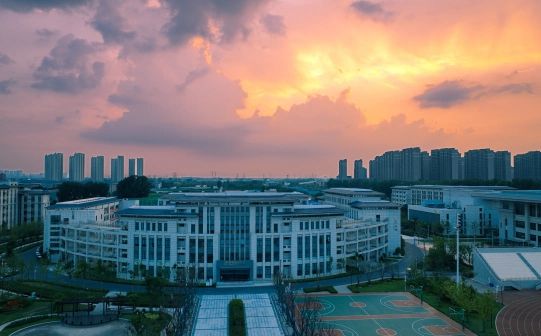 郑州市第四高级中学简介概况（建校历史、地址、师资、校训、环境）