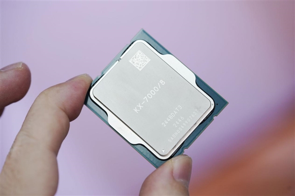 搭载兆芯开天KX-7000处理器！领效DZ770主机图赏