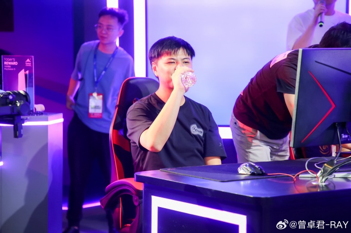 太可惜了！街霸6EVO小孩燃到最后不敌挪威哥止步六强 CN仅剩独苗Micky！