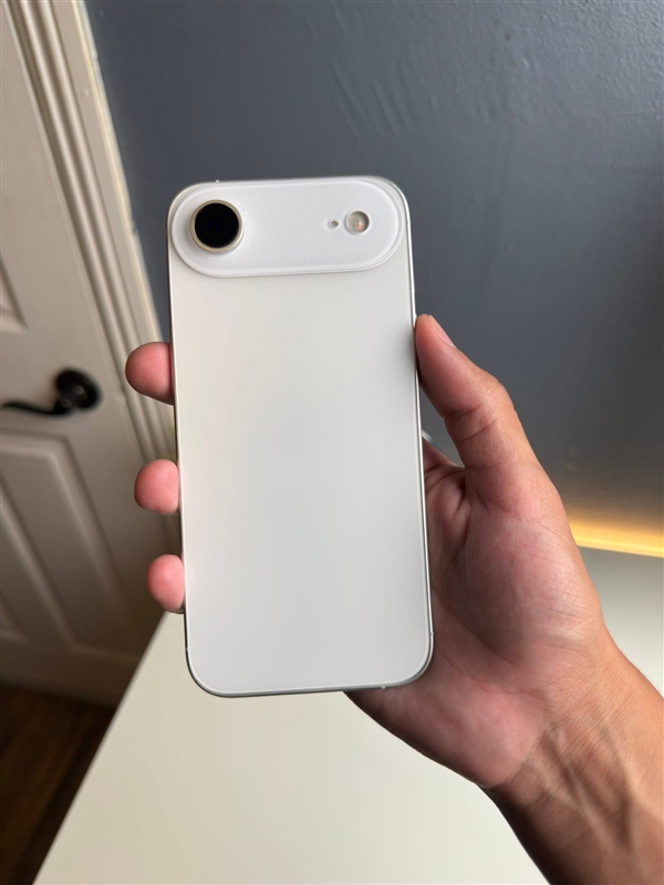 苹果最薄手机要火：王腾想买iPhone 17 Air