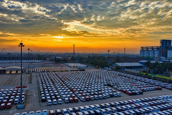 电动车补贴即将结束！美国人狂买电动车 7月电车市占率创史上新高