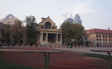 天津市第二十中学校区在哪 在什么区？