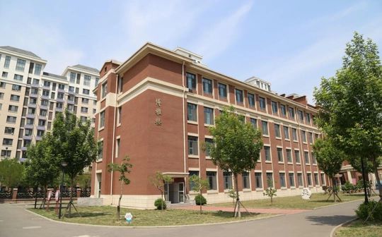 塘沽第一中学是公立还是私立 是重点中学吗？