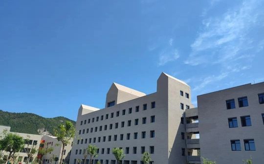 天津市蓟州区第一中学是公立还是私立 是重点中学吗？
