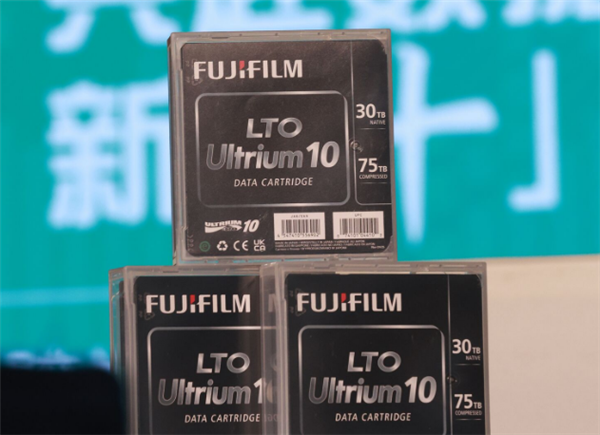 富士胶片发布75TB大容量LTO 10磁带 专攻AI海量数据存储