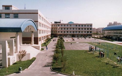 天津经济技术开发区第一中学简介概况（建校历史、地址、师资、校训、环境）