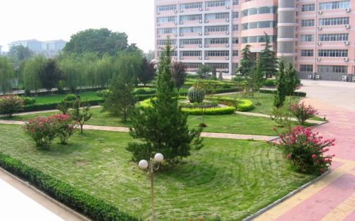 藁城区第一中学简介概况（建校历史、地址、师资、校训、环境）