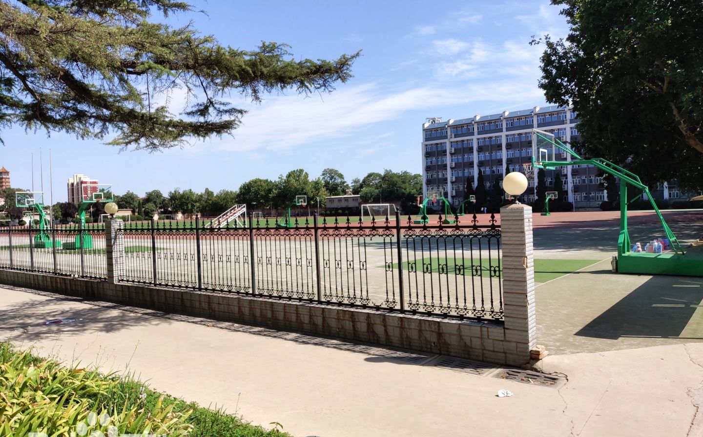 石家庄第二实验中学校区在哪_在什么区？