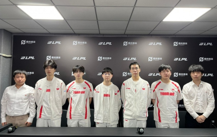 WE赛后群访 Monki：换下心情从1-2中走出来 希望下一场打TES拿下