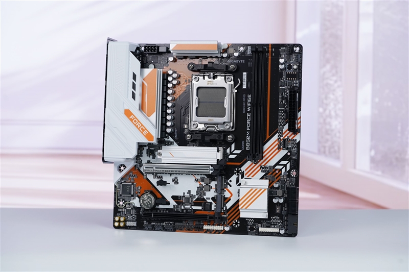 千元大厂主板！技嘉战鹰B850M FORCE WIFI6E评测：一键降低9ns内存延迟