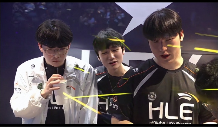 终于赢了！HLE扳平比分，同时终结面对GEN、T1的小局13连败！