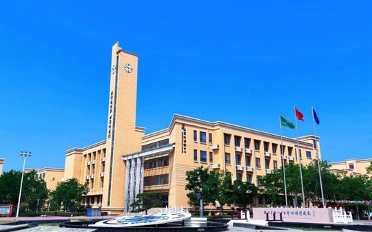 济南外国语学校校区在哪 在什么区？