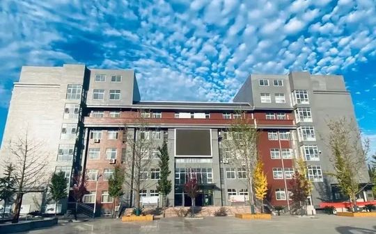 济南高新区实验中学是公立还是私立 是重点中学吗？