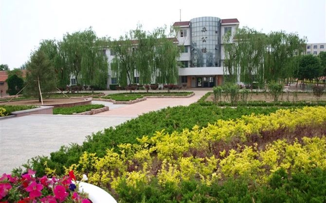 商河县第一中学校区在哪 在什么区？