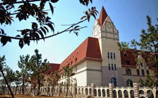 青岛中学简介概况（建校历史、地址、师资、校训、环境）