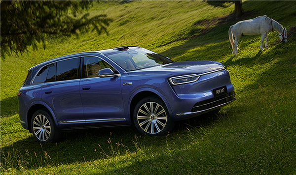 头顶没包了 全新问界M7首发舱内激光:比主视觉方案好在哪