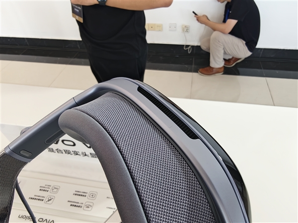 vivo Vision探索版图赏：仅重398克 全球最轻MR头显