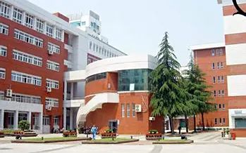 湖北省水果湖高级中学简介概况（建校历史、地址、师资、校训、环境）