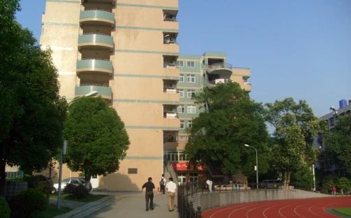 武汉市第十四中学校区在哪_在什么区？