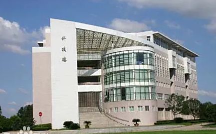 武汉外国语学校校区在哪_在什么区？