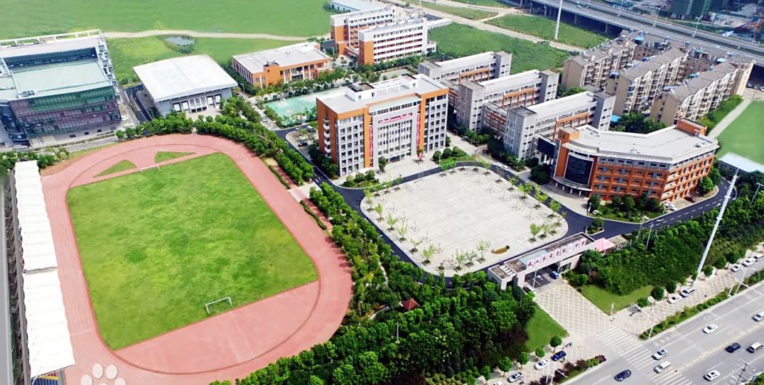 武汉常青一中校区在哪 在什么区？