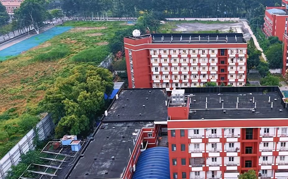 武汉市第三十九中学是公立还是私立,是重点中学吗？