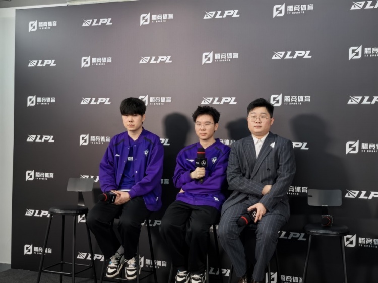 UP赛后群访 教练：进了骑士之路能走多远就走多远 继续扩充英雄池