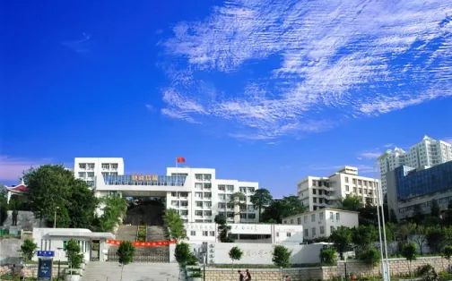 福建省厦门双十中学简介概况（建校历史、地址、师资、校训、环境）
