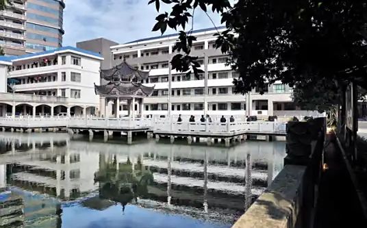 长沙市明德华兴中学简介概况（建校历史、地址、师资、校训、环境）