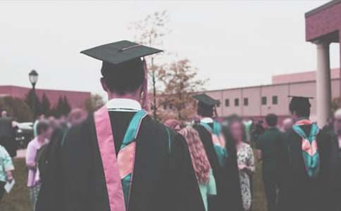 我们毕业了（散文）