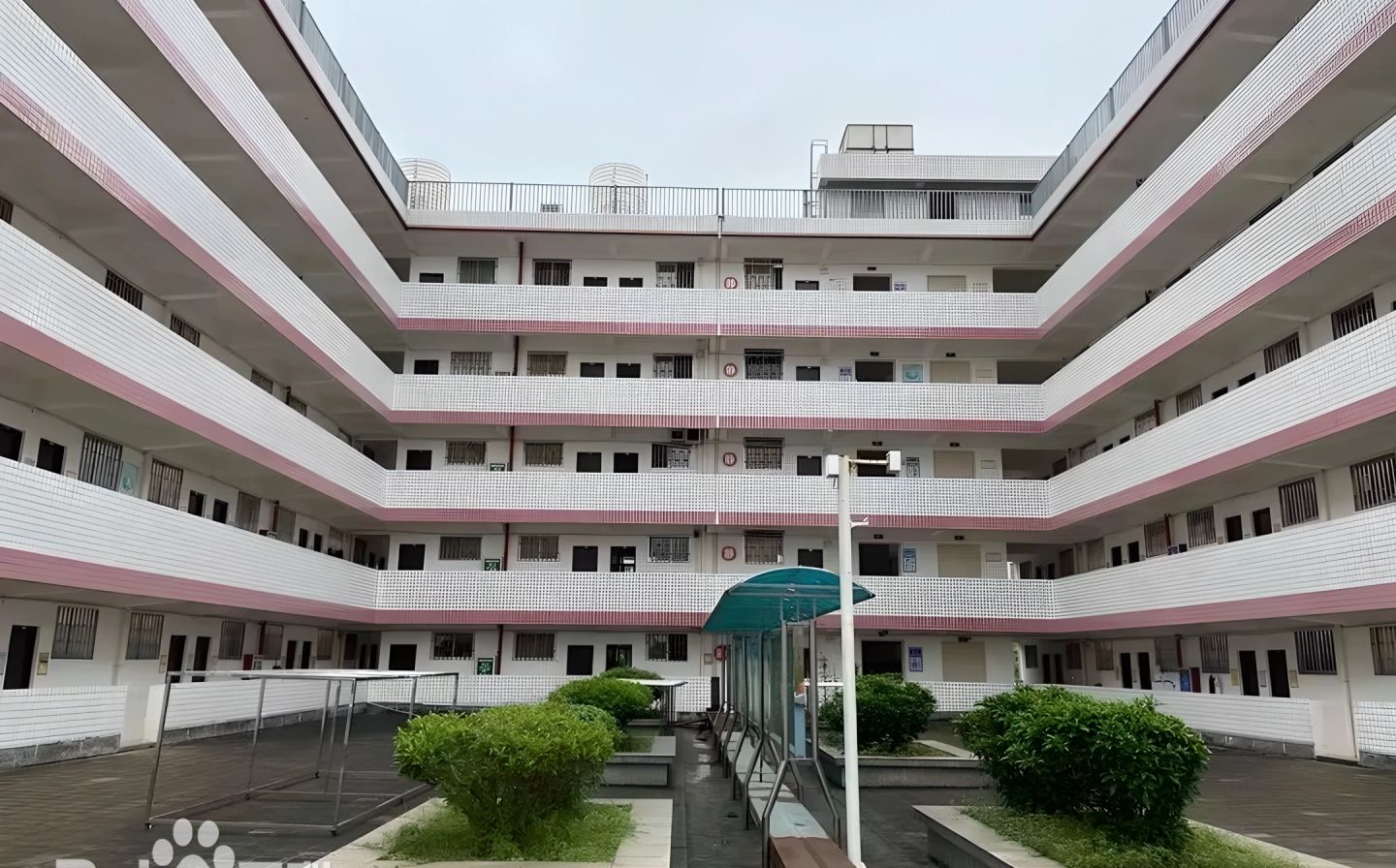 厦门市第二外国语学校是公立还是私立 是重点中学吗？