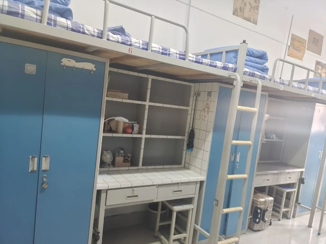 泰山学院宿舍条件怎么样,有空调和独立卫生间吗？（附宿舍图片）