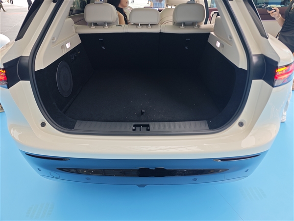 携手华为再战特斯拉Model Y！全新岚图知音上市：20.29万起