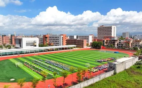 厦门市内厝中学是公立还是私立 是重点中学吗？