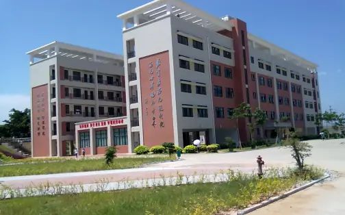 厦门市新店中学在厦门的排名第几 属于什么档次？