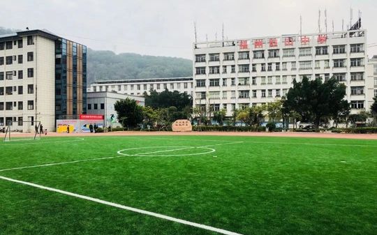 福州市鼓山中学校区在哪_在哪个区？