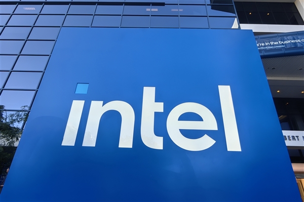 Intel首次揭秘美国政府入股真实原因：为阻止其放弃晶圆代工业务
